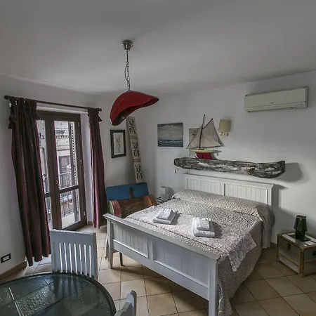 Porta Di Castro & Hotell Palermo