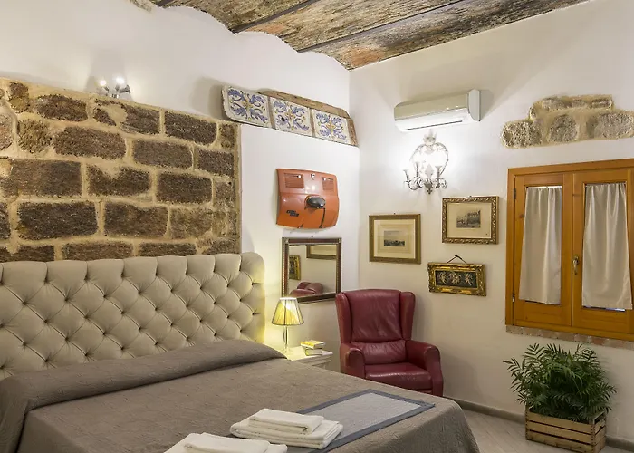 Porta Di Castro & Ξενοδοχείο Παλέρμο