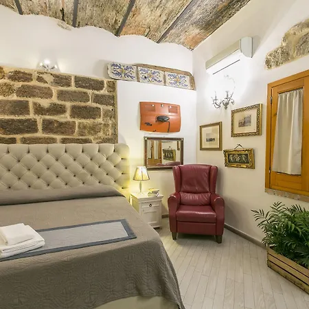 Porta Di Castro Boutique & Pool 3*