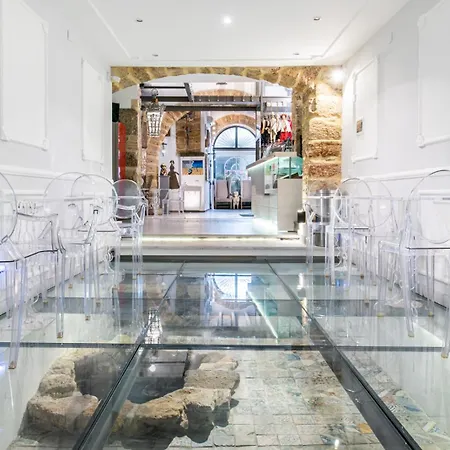 Porta Di Castro Boutique & Pool Hotel